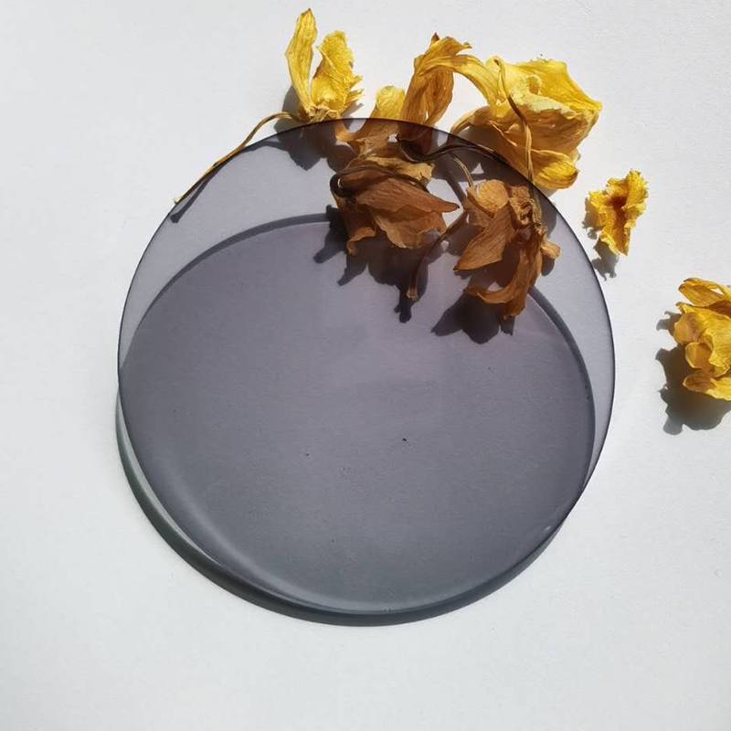 1.67 عدسة فوتوكروميك SHMC