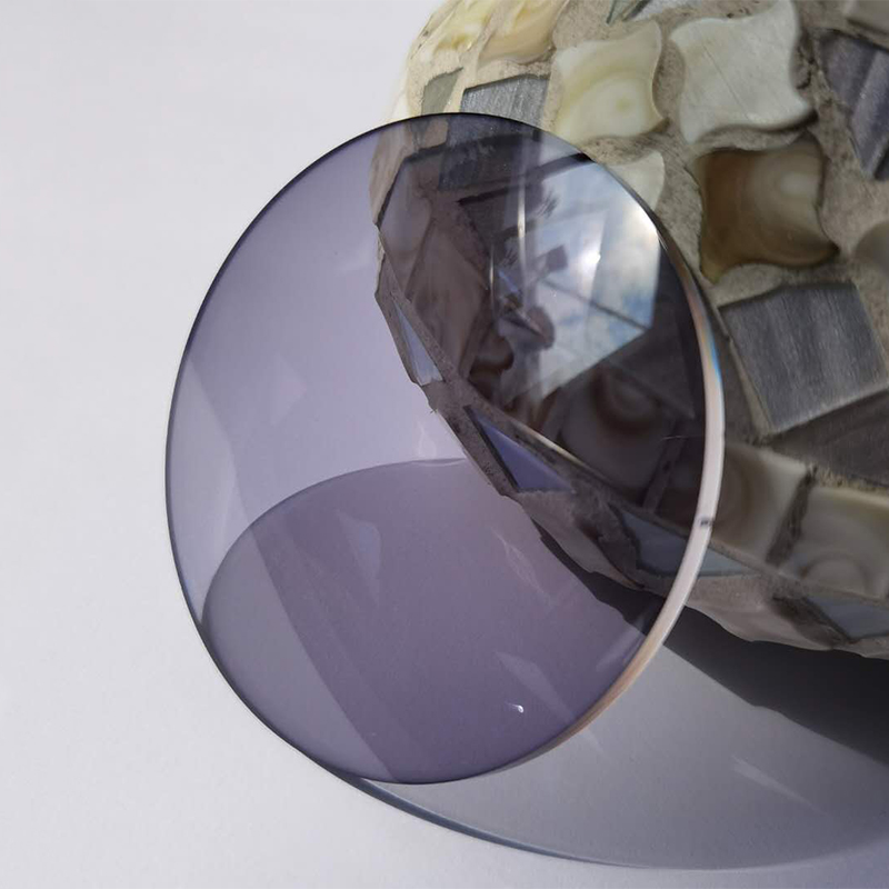 1.67 عدسة فوتوكروميك SHMC