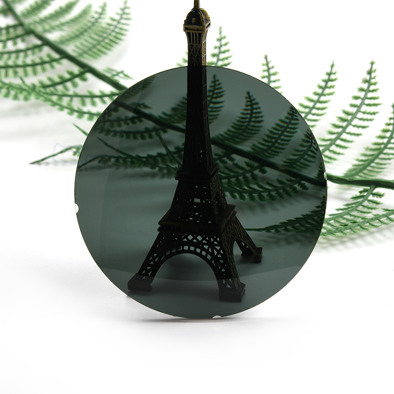 عدسة مستقطبة 1.56