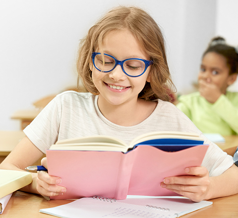 عدسات التحكم في قصر النظر