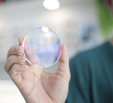 عدسات آر إكس